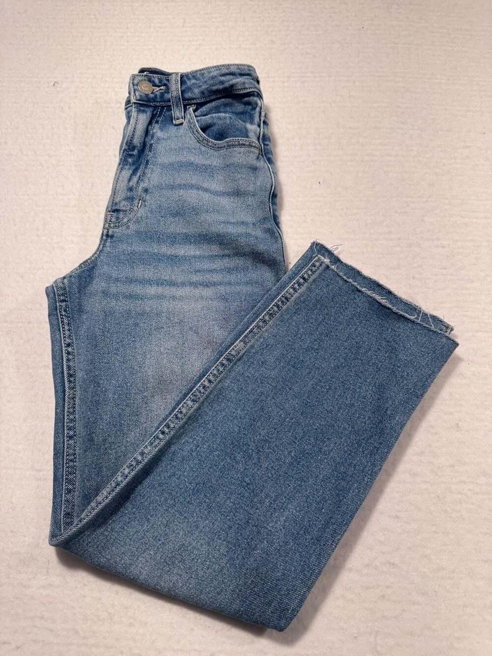 Title: Hollister Ultra High Rise Vintage Straight Jeans 00R W23 L27 Light Wash